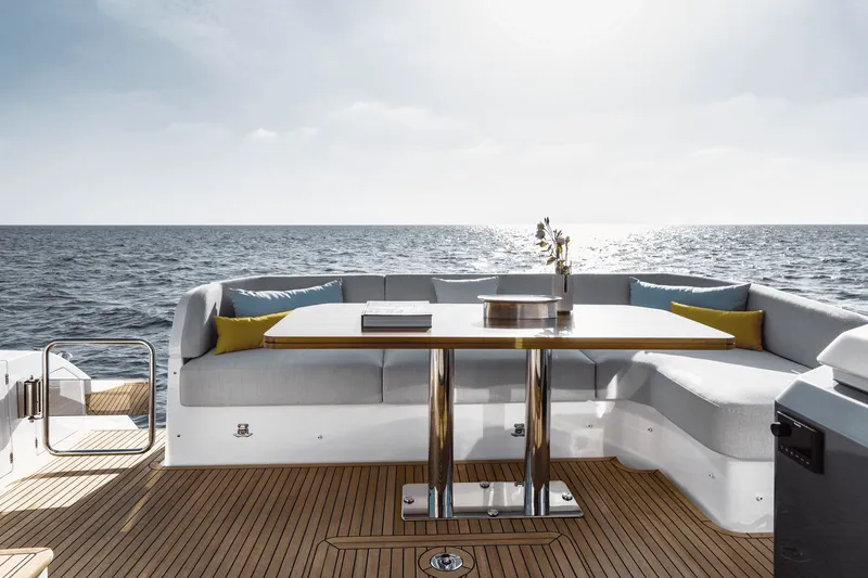 Slide: The Image of Azimut AZ53-FLY 2025 - 15