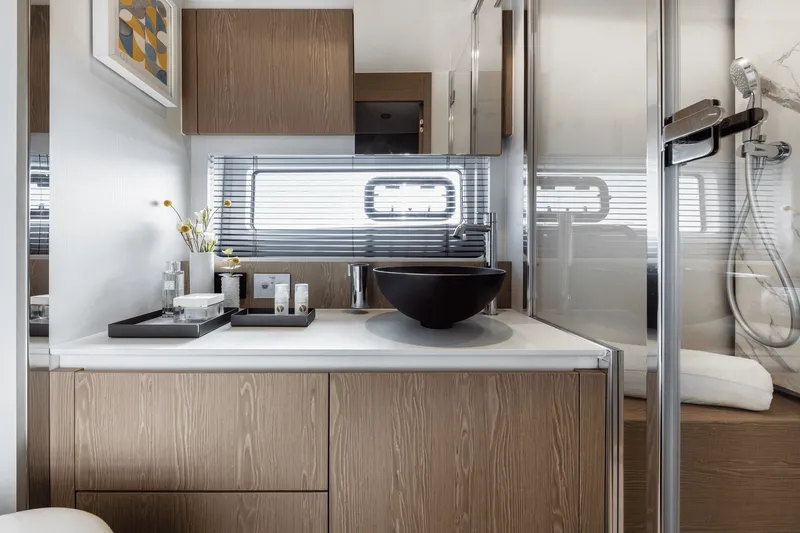 Slide: The Image of Azimut AZ53-FLY 2025 - 31