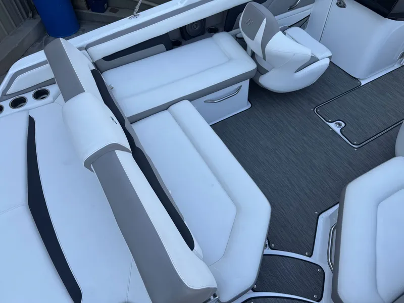 Slide: The Image of Four Winns 220 HD 2020 - 11