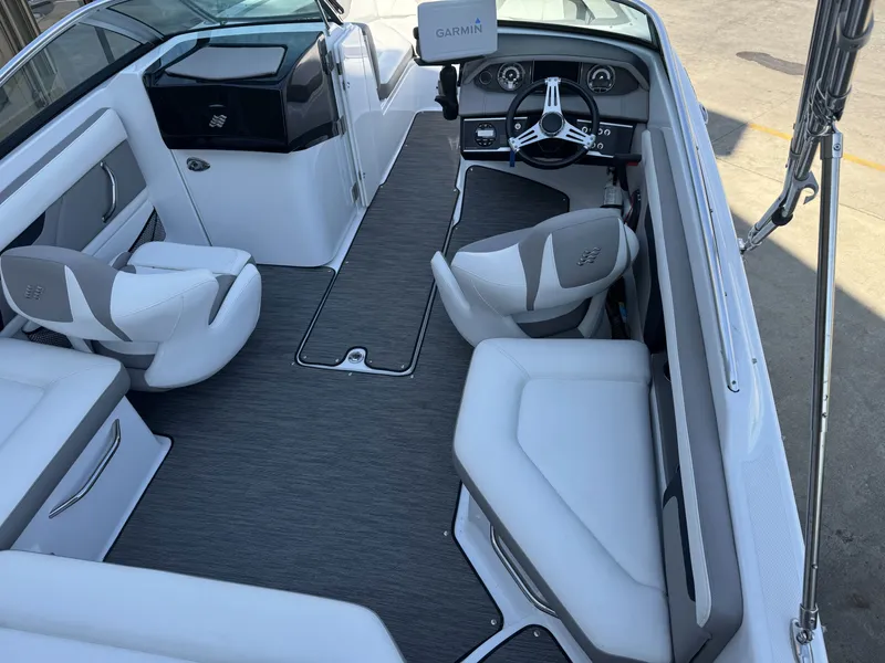 Slide: The Image of Four Winns 220 HD 2020 - 12