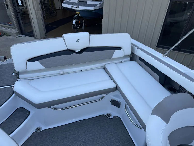 Slide: The Image of Four Winns 220 HD 2020 - 13