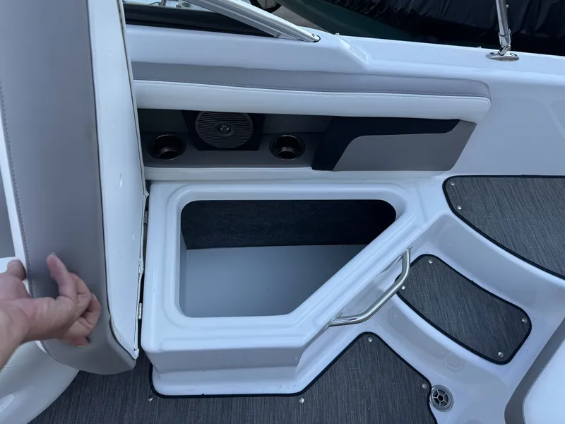 Slide: The Image of Four Winns 220 HD 2020 - 15