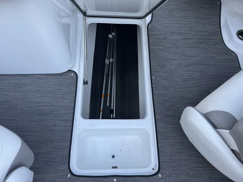 Slide: The Image of Four Winns 220 HD 2020 - 22