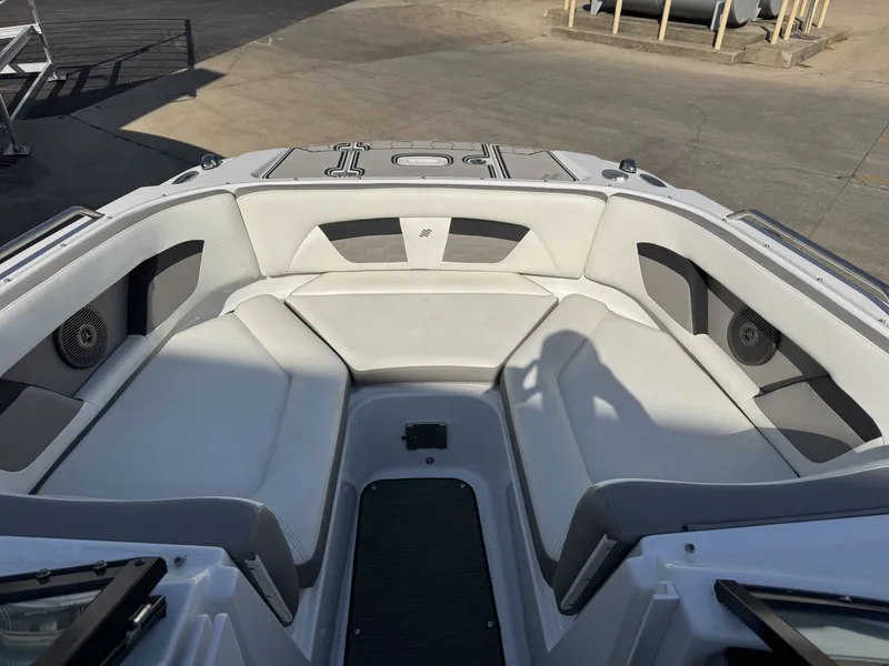 Slide: The Image of Four Winns 220 HD 2020 - 29