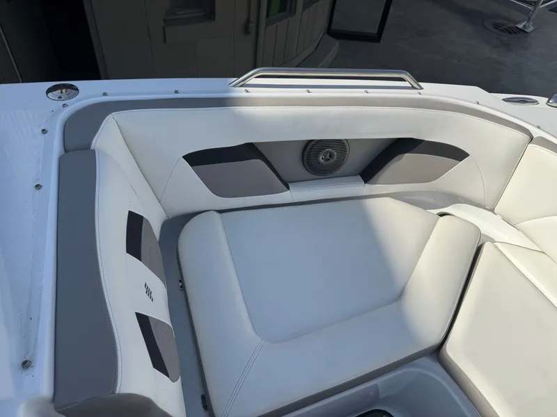 Slide: The Image of Four Winns 220 HD 2020 - 31