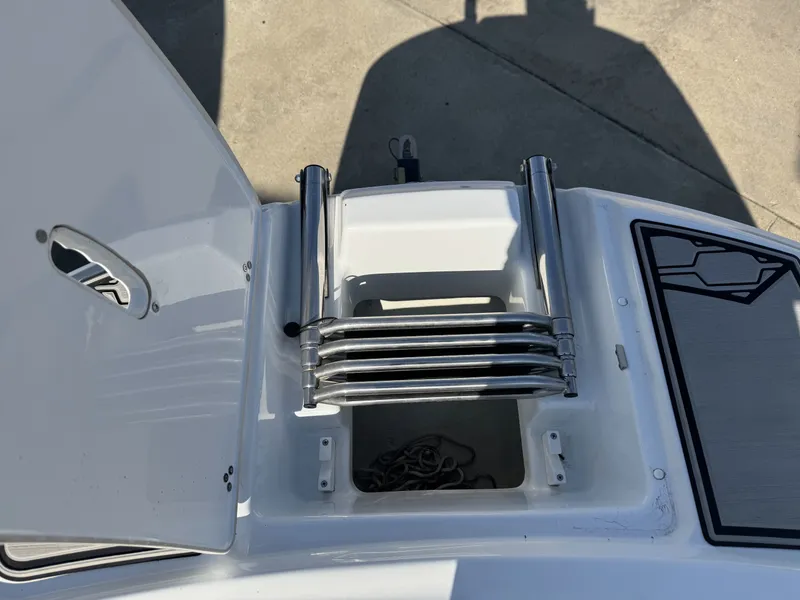 Slide: The Image of Four Winns 220 HD 2020 - 35