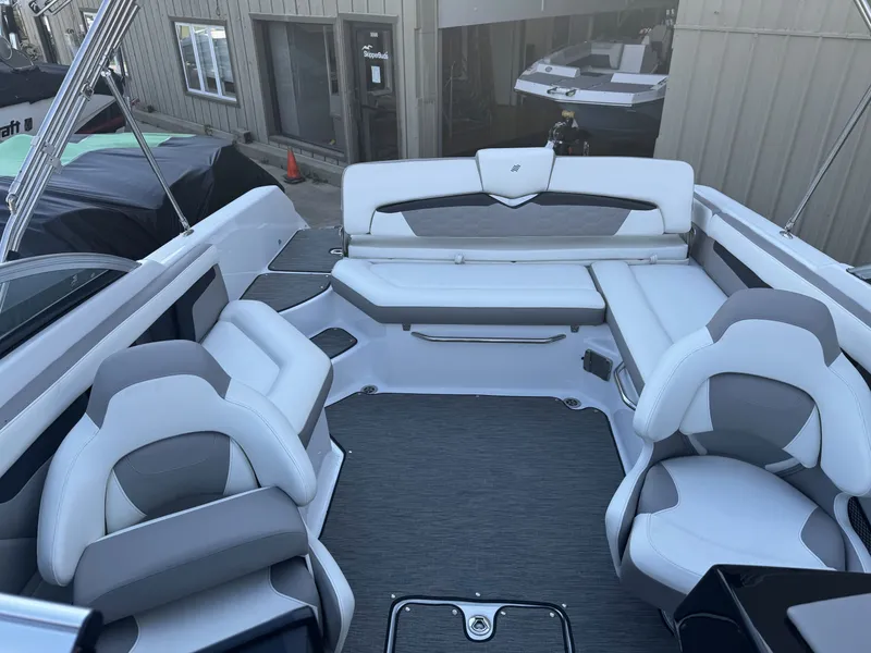 Slide: The Image of Four Winns 220 HD 2020 - 37