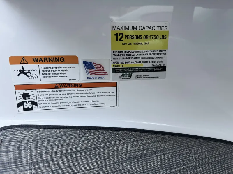 Slide: The Image of Four Winns 220 HD 2020 - 39