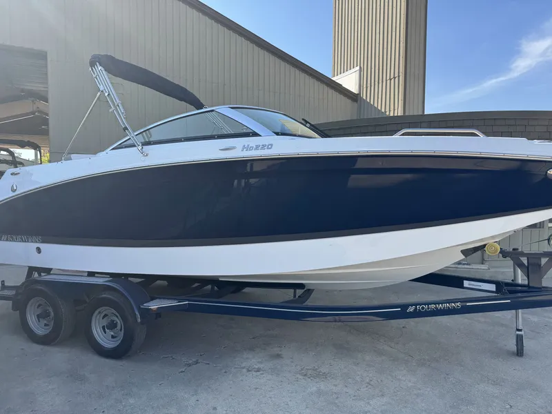 Slide: The Image of Four Winns 220 HD 2020 - 7