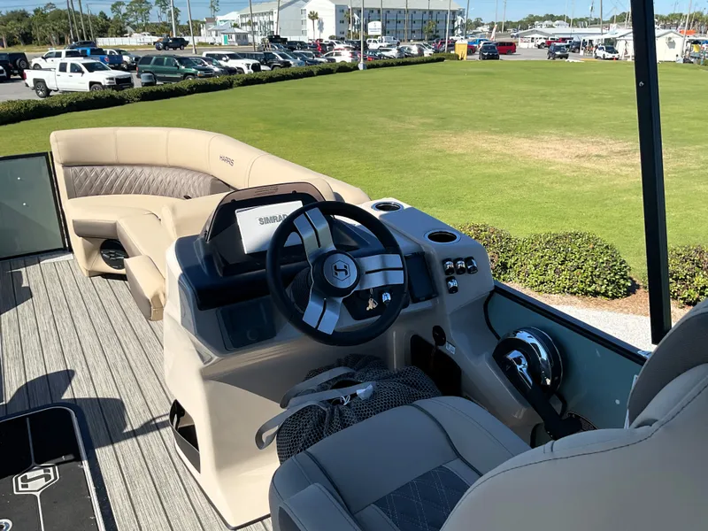 Slide: The Image of Harris Cruiser 230 2026 - 23