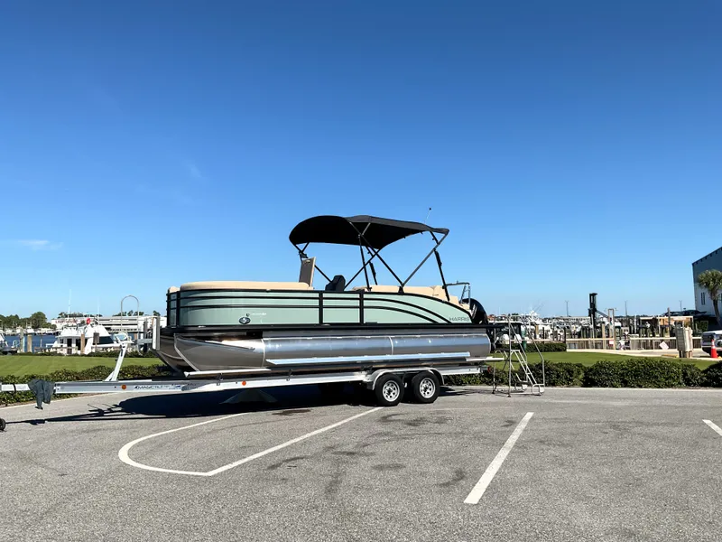 Slide: The Image of Harris Cruiser 230 2026 - 50