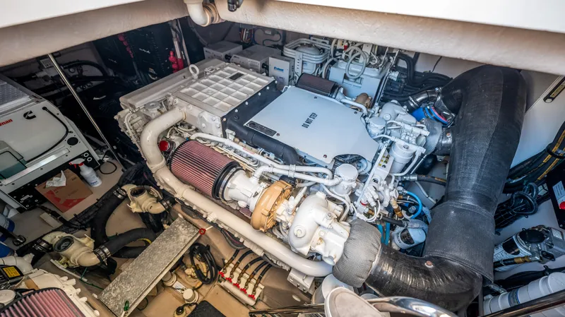 Slide: The Image of Sea Ray 610 SUNDANCER 2013 - 11