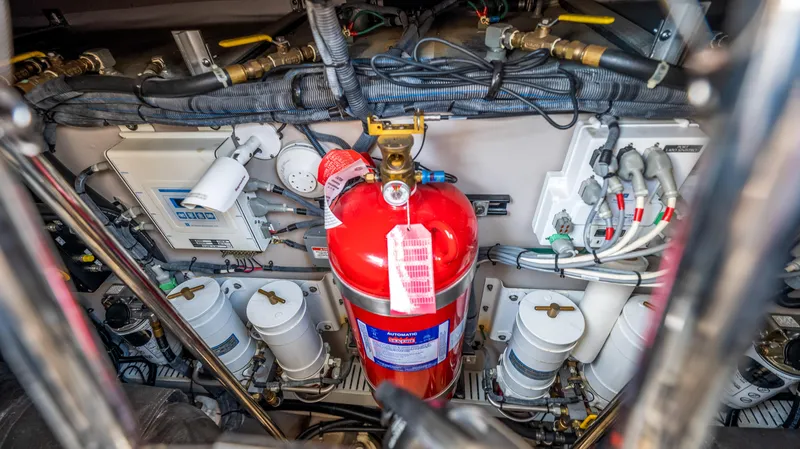 Slide: The Image of Sea Ray 610 SUNDANCER 2013 - 16