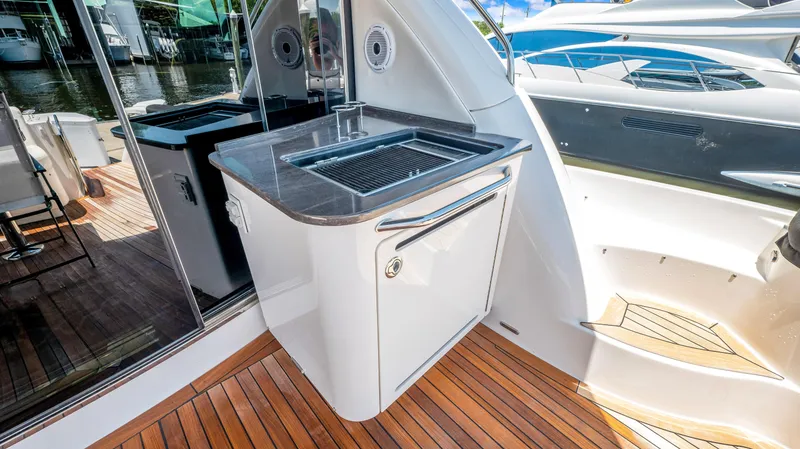 Slide: The Image of Sea Ray 610 SUNDANCER 2013 - 51