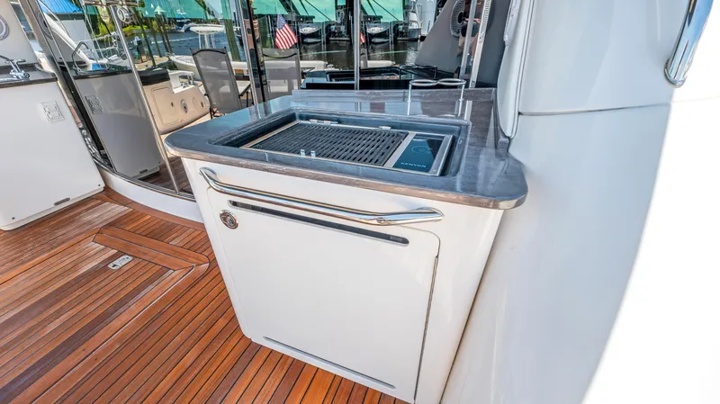 Slide: The Image of Sea Ray 610 SUNDANCER 2013 - 52
