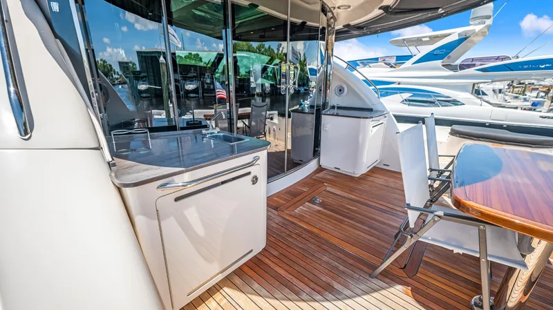 Slide: The Image of Sea Ray 610 SUNDANCER 2013 - 55