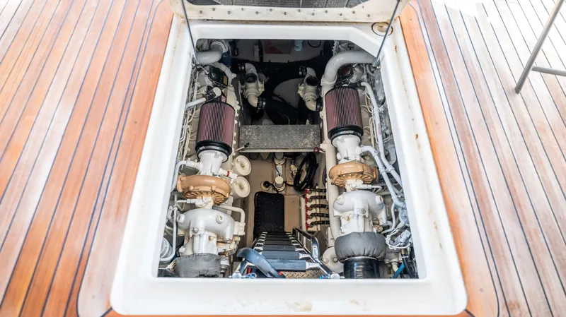 Slide: The Image of Sea Ray 610 SUNDANCER 2013 - 60