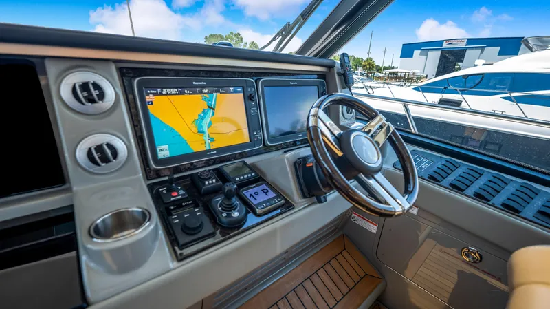 Slide: The Image of Sea Ray 610 SUNDANCER 2013 - 65