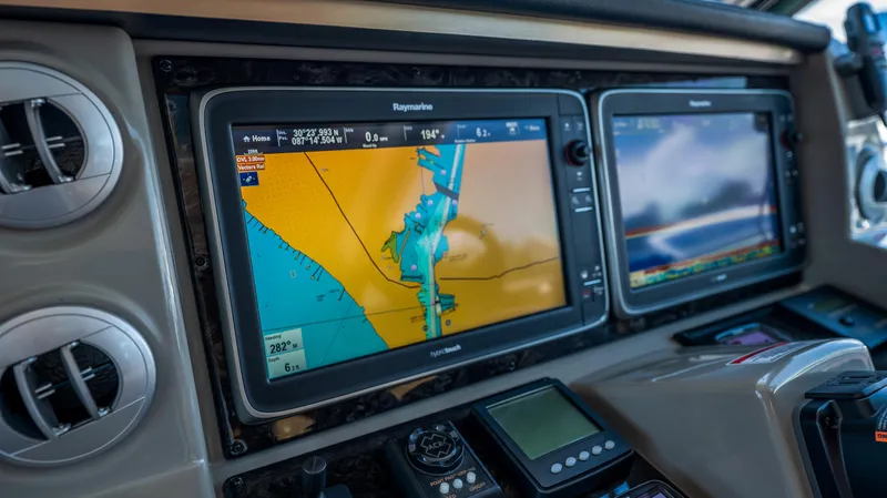 Slide: The Image of Sea Ray 610 SUNDANCER 2013 - 67