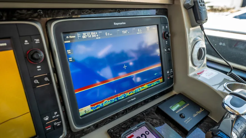 Slide: The Image of Sea Ray 610 SUNDANCER 2013 - 68