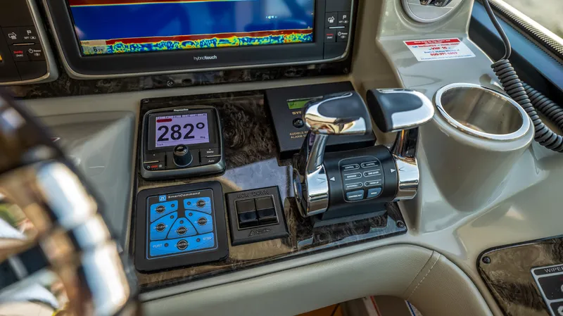 Slide: The Image of Sea Ray 610 SUNDANCER 2013 - 69