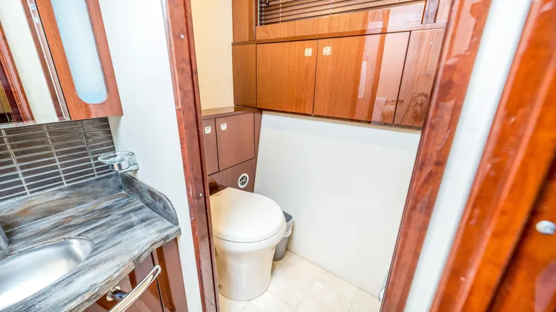 Slide: The Image of Sea Ray 610 SUNDANCER 2013 - 87