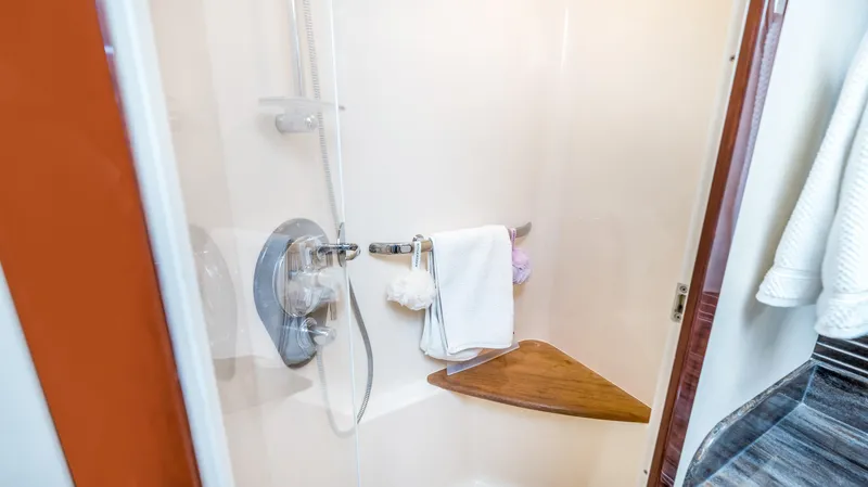 Slide: The Image of Sea Ray 610 SUNDANCER 2013 - 88