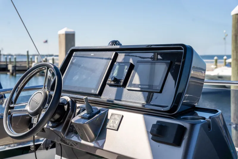 Slide: The Image of Galeon 400 FLY 2025 - 16