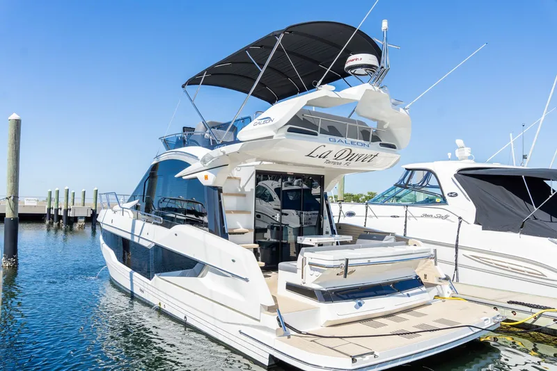 Slide: The Image of Galeon 400 FLY 2025 - 2