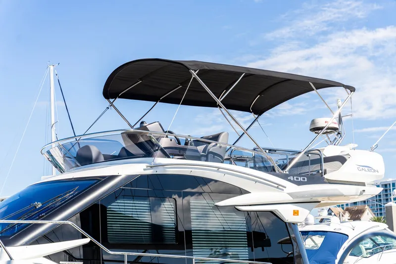 Slide: The Image of Galeon 400 FLY 2025 - 3