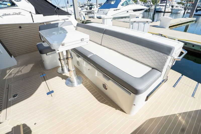 Slide: The Image of Galeon 400 FLY 2025 - 35