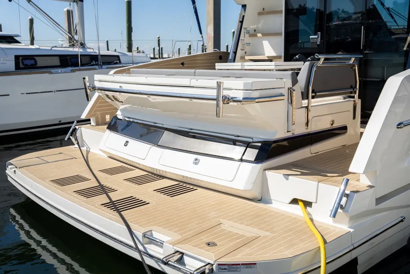 Slide: The Image of Galeon 400 FLY 2025 - 5