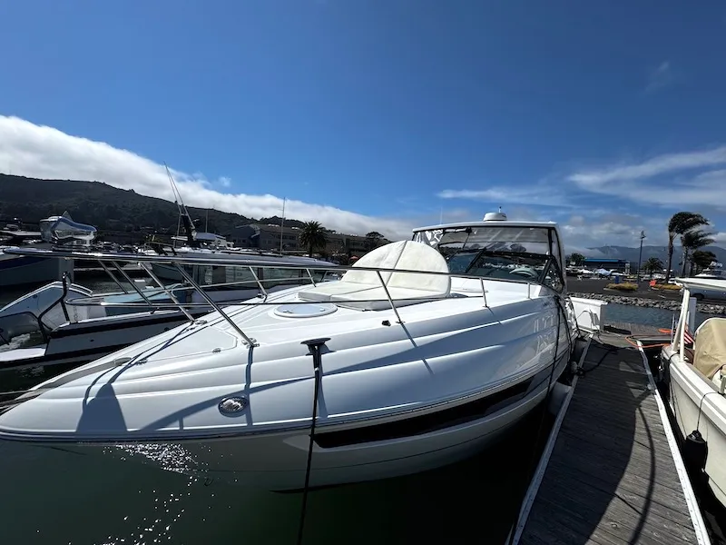 Slide: The Image of Cruisers Yachts 35 2019 - 2