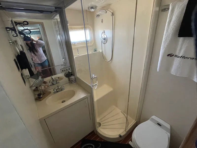 Slide: The Image of Hatteras 52 CMY 1990 - 35