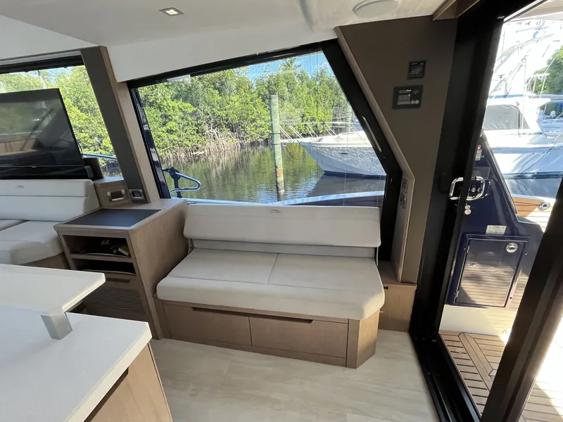 Slide: The Image of Galeon 500 FLY 2023 - 13