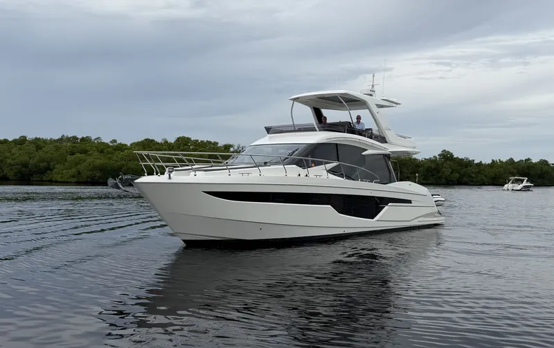 Slide: The Image of Galeon 500 FLY 2023 - 2