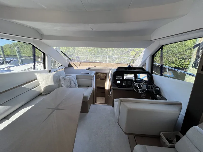 Slide: The Image of Galeon 500 FLY 2023 - 20