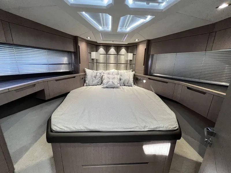 Slide: The Image of Galeon 500 FLY 2023 - 37