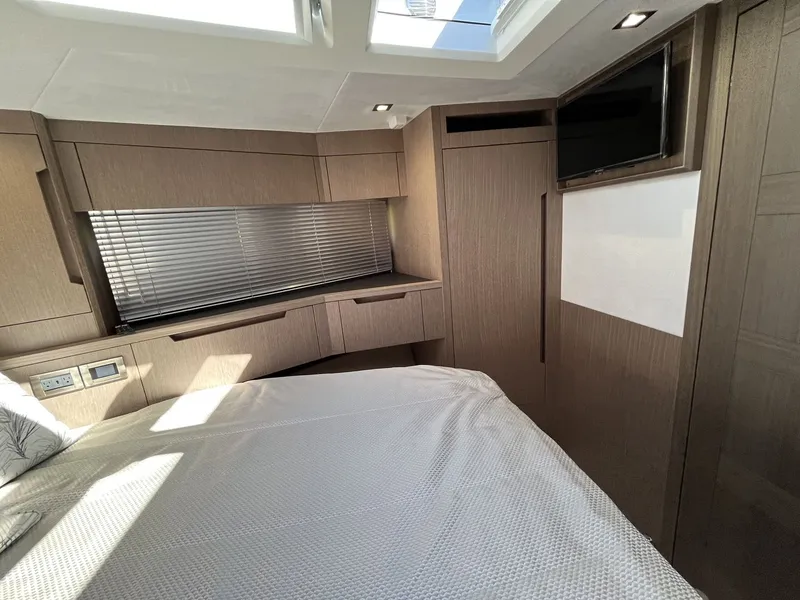 Slide: The Image of Galeon 500 FLY 2023 - 40