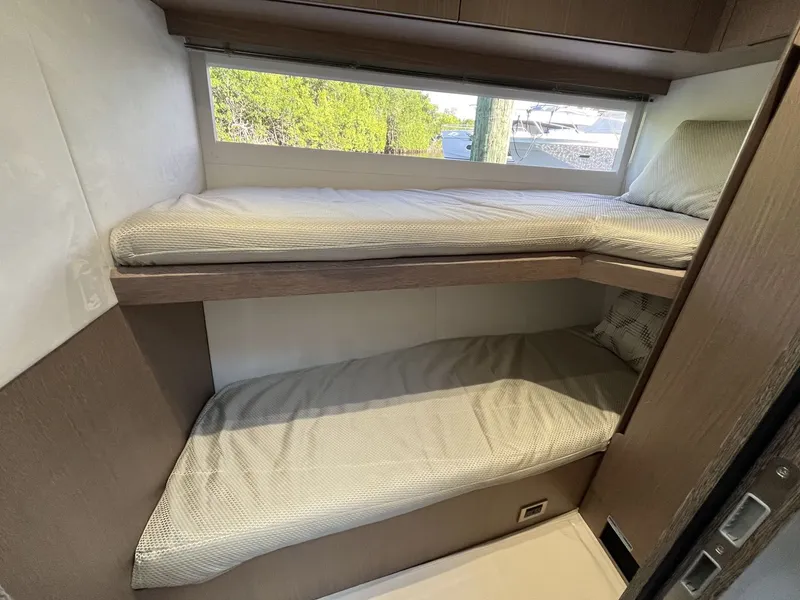 Slide: The Image of Galeon 500 FLY 2023 - 42