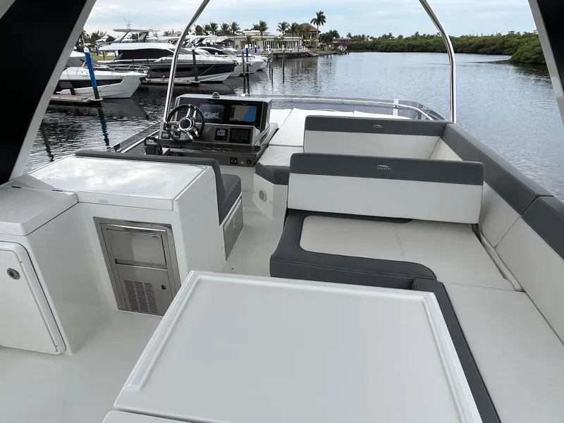 Slide: The Image of Galeon 500 FLY 2023 - 44