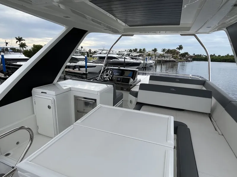 Slide: The Image of Galeon 500 FLY 2023 - 45