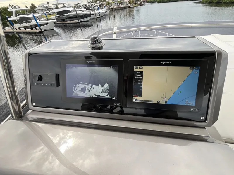 Slide: The Image of Galeon 500 FLY 2023 - 52