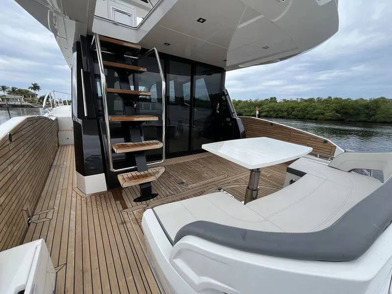 Slide: The Image of Galeon 500 FLY 2023 - 61