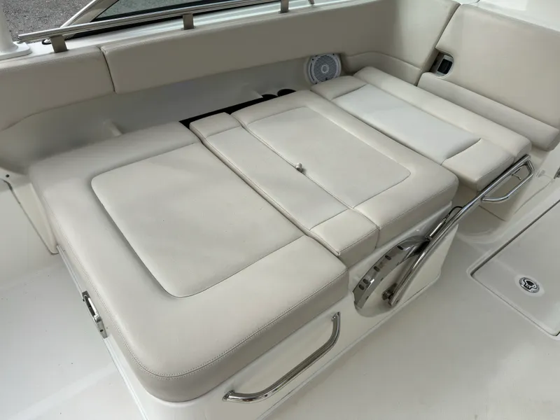 Slide: The Image of Boston Whaler 270 VANTAGE 2017 - 10