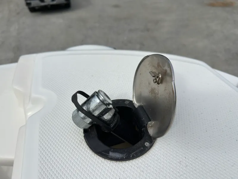 Slide: The Image of Boston Whaler 270 VANTAGE 2017 - 23