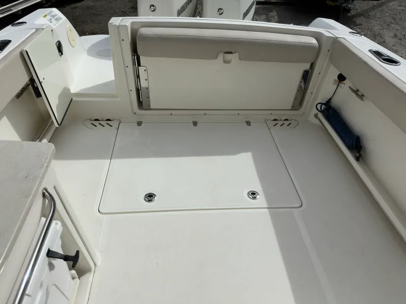 Slide: The Image of Boston Whaler 270 VANTAGE 2017 - 6