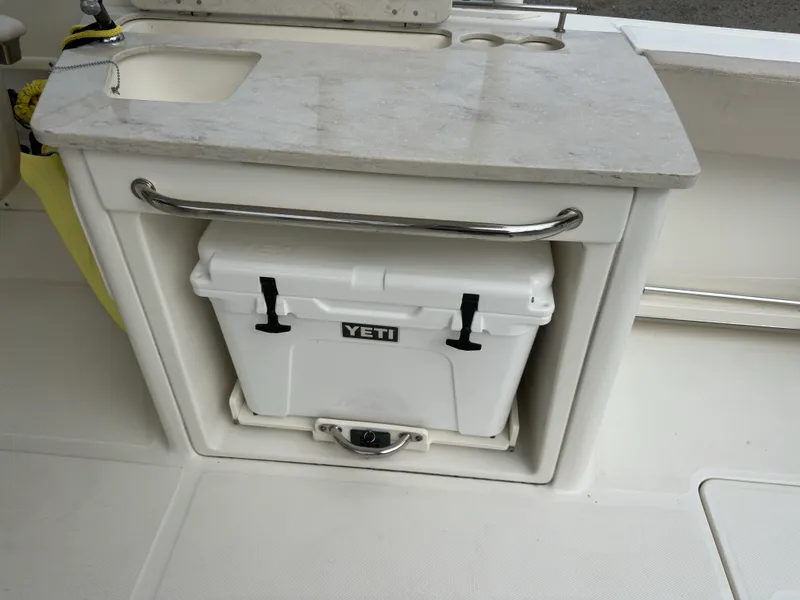 Slide: The Image of Boston Whaler 270 VANTAGE 2017 - 7