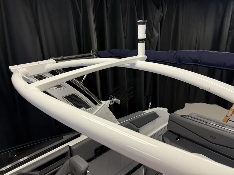 Slide: The Image of Cobalt R6 SURF 2026 - 102