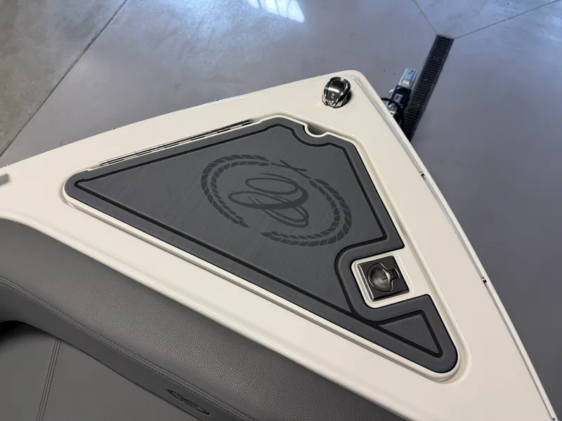 Slide: The Image of Cobalt R6 SURF 2026 - 104